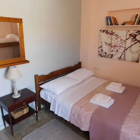 شقة A Bright Away From *