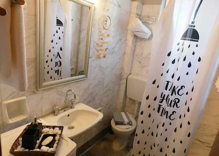 Apartamento A Bright Away From