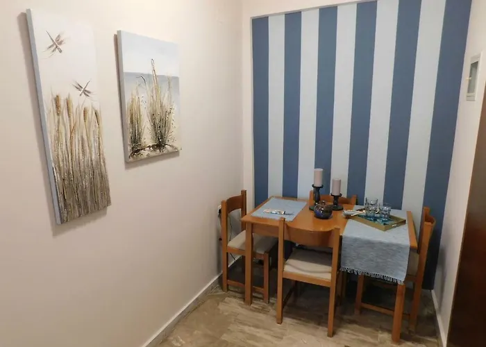 Apartamento A Bright Away From